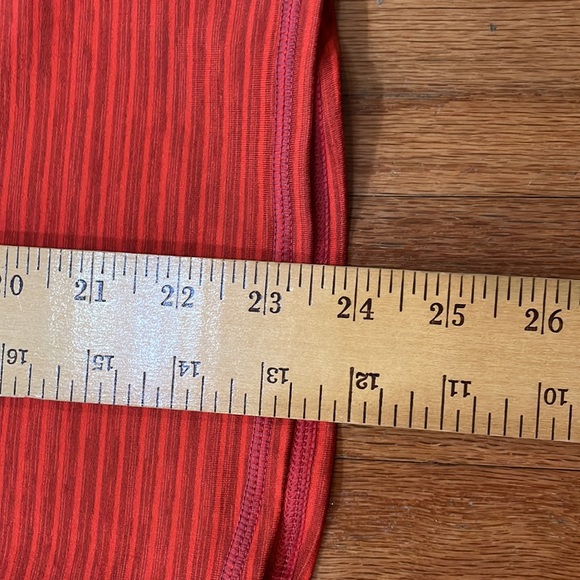 Athleta Size Medium Long Sleeve Women’s Top 3/4 zip Pocket Thumb Holes - Picture 9 of 15